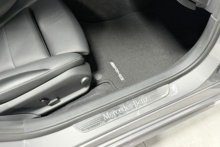 Mercedes C 250 2.2CDi 204KM AMG line Dach panoramiczny 4MATIC Keyless COMAND zdjęcie 36