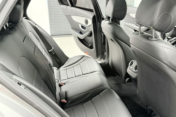 Mercedes C 250 2.2CDi 204KM AMG line Dach panoramiczny 4MATIC Keyless COMAND zdjęcie 37