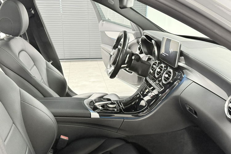 Mercedes C 250 2.2CDi 204KM AMG line Dach panoramiczny 4MATIC Keyless COMAND zdjęcie 39