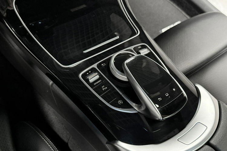 Mercedes C 250 2.2CDi 204KM AMG line Dach panoramiczny 4MATIC Keyless COMAND zdjęcie 50
