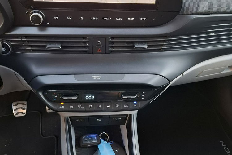 Hyundai Bayon Unikatowy. Benzyna / Hybryda. Manual. Niski, Oryginalny Przebieg. zdjęcie 12