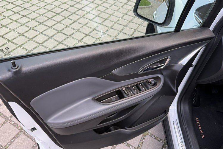 Opel Mokka 4x4 . Kamera cof. Navi. Klimatronik zdjęcie 15