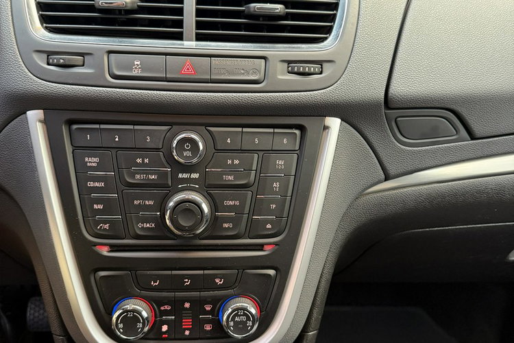 Opel Mokka 4x4 . Kamera cof. Navi. Klimatronik zdjęcie 18