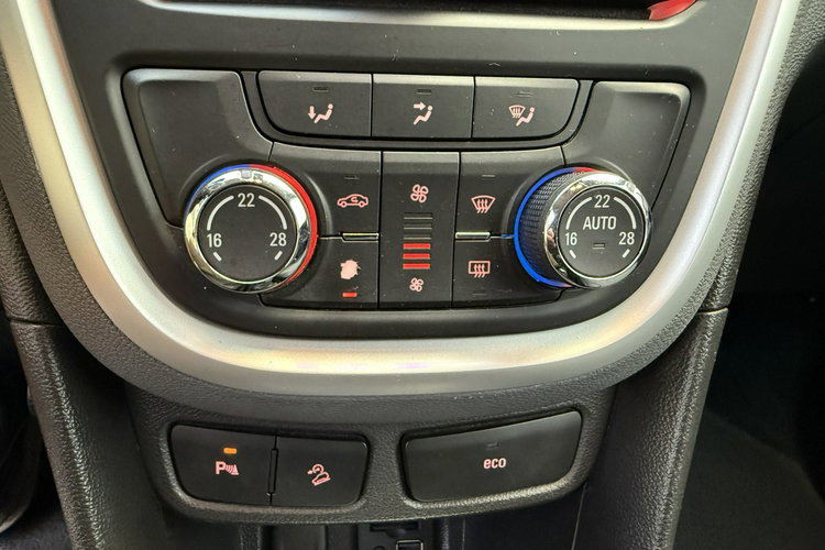 Opel Mokka 4x4 . Kamera cof. Navi. Klimatronik zdjęcie 19