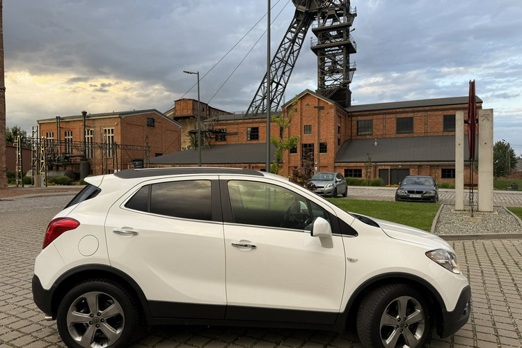 Opel Mokka 4x4 . Kamera cof. Navi. Klimatronik zdjęcie 2