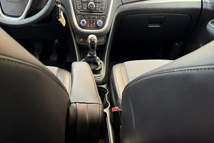 Opel Mokka 4x4 . Kamera cof. Navi. Klimatronik zdjęcie 28