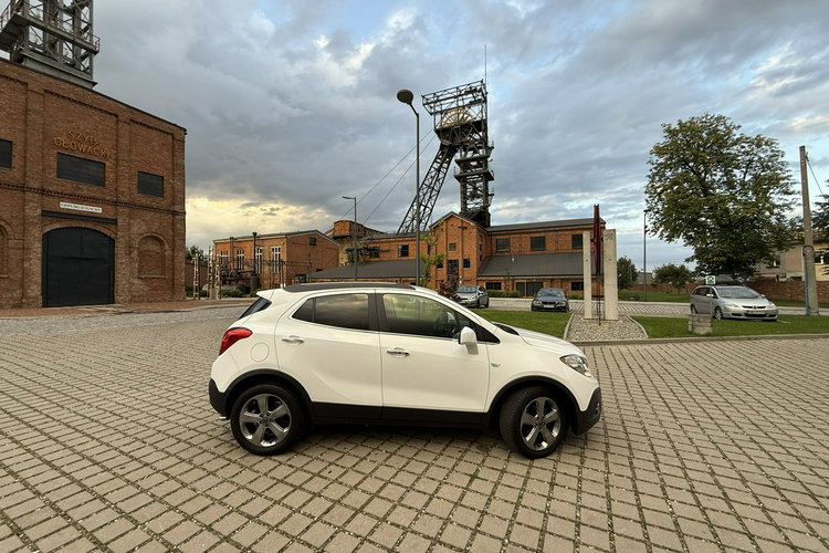 Opel Mokka 4x4 . Kamera cof. Navi. Klimatronik zdjęcie 3