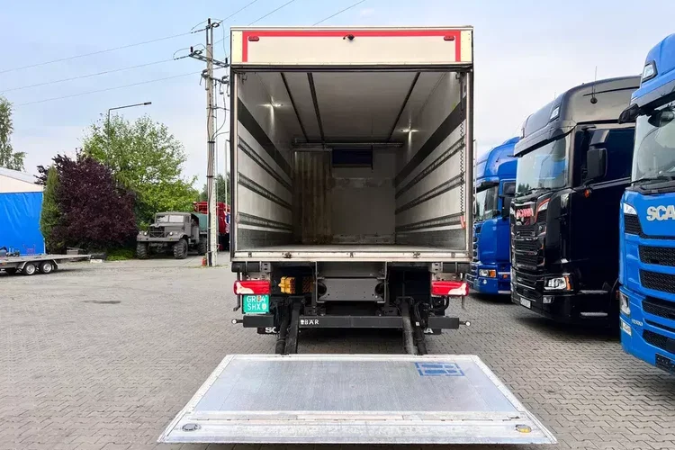 P360 scania po kontrakcie złotym idealny stan chłodnia mroźnia T-1000R 370Tkm 6x2/4 zdjęcie 27