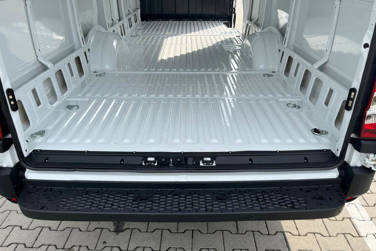 IVECO Daily 35S18H V zdjęcie 15