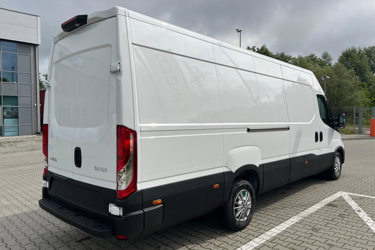 IVECO Daily 35S18H V zdjęcie 7