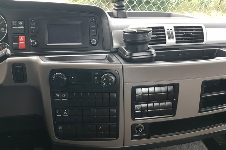 TGL 12.220 HAKOWIEC SKIBICKI 4x2 KLIMA DO KONTENERÓW MANUAL 12T POD KONTENER zdjęcie 12