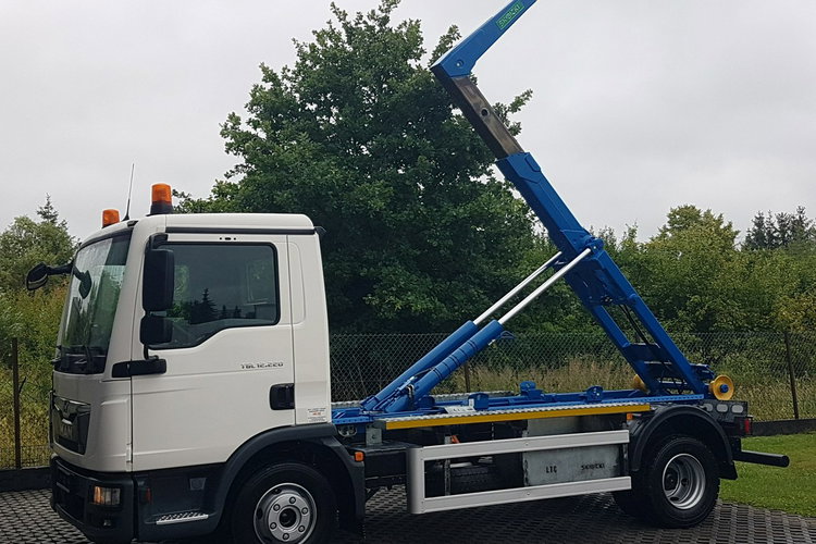 TGL 12.220 HAKOWIEC SKIBICKI 4x2 KLIMA DO KONTENERÓW MANUAL 12T POD KONTENER zdjęcie 1