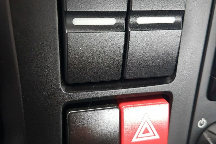 TGL 12.220 HAKOWIEC SKIBICKI 4x2 KLIMA DO KONTENERÓW MANUAL 12T POD KONTENER zdjęcie 35