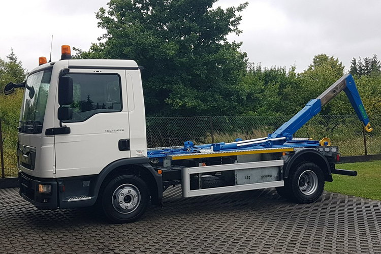 TGL 12.220 HAKOWIEC SKIBICKI 4x2 KLIMA DO KONTENERÓW MANUAL 12T POD KONTENER zdjęcie 6