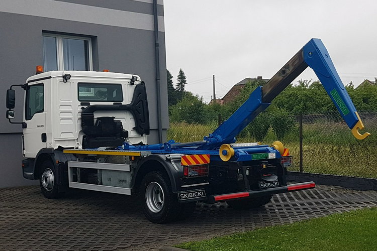 TGL 12.220 HAKOWIEC SKIBICKI 4x2 KLIMA DO KONTENERÓW MANUAL 12T POD KONTENER zdjęcie 7