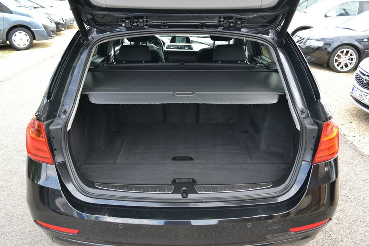 BMW 318 Klimatyzacja Nawigacja Zadbany El. Klapa KeyLessGo zdjęcie 4