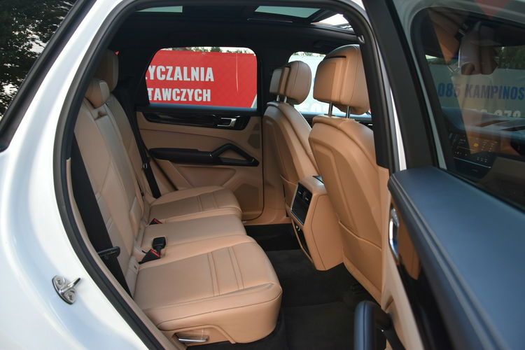 Porsche Cayenne 3.0 340KM 2019r. Salon FV23 4x4 Panorama LED Kamera360 HeadUp zdjęcie 16