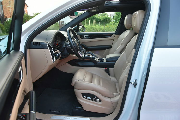 Porsche Cayenne 3.0 340KM 2019r. Salon FV23 4x4 Panorama LED Kamera360 HeadUp zdjęcie 19
