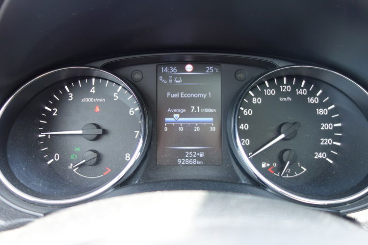 Qashqai Nissan Qashqai Tekna el fotele , grzane wentylowane , kamera 360 , panor zdjęcie 10