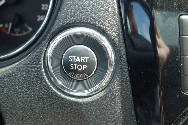 Qashqai Nissan Qashqai Tekna el fotele , grzane wentylowane , kamera 360 , panor zdjęcie 18