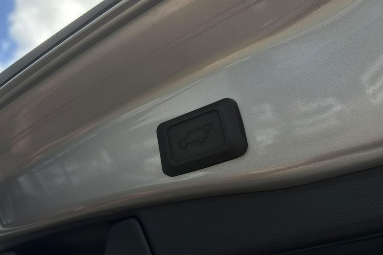 Toyota RAV-4 2.5 HSD EXECUTIVE, salon Polska, gwarancja, 4x2 zdjęcie 32