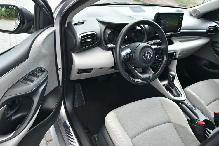 Toyota Yaris Executive 1.5 BENZYNA 125KM AUTOMAT 2022r. Polski SALON Skóra Virtual zdjęcie 16