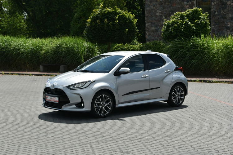 Toyota Yaris Executive 1.5 BENZYNA 125KM AUTOMAT 2022r. Polski SALON Skóra Virtual zdjęcie 24