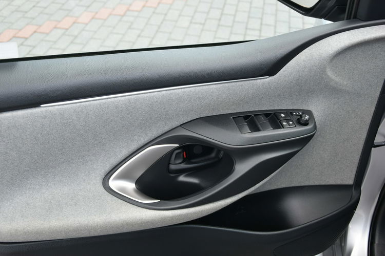 Toyota Yaris Executive 1.5 BENZYNA 125KM AUTOMAT 2022r. Polski SALON Skóra Virtual zdjęcie 30