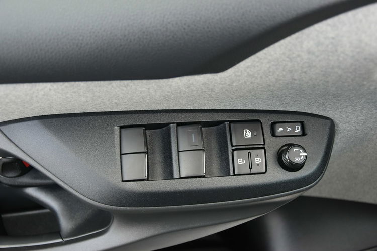 Toyota Yaris Executive 1.5 BENZYNA 125KM AUTOMAT 2022r. Polski SALON Skóra Virtual zdjęcie 31