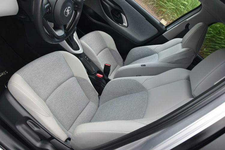 Toyota Yaris Executive 1.5 BENZYNA 125KM AUTOMAT 2022r. Polski SALON Skóra Virtual zdjęcie 33