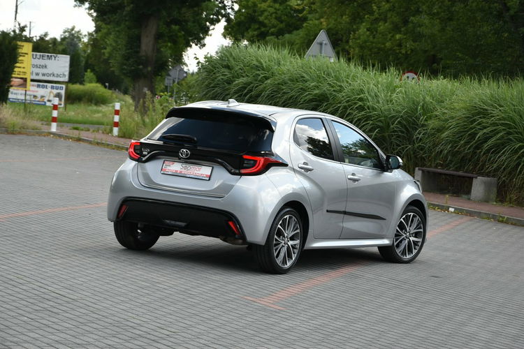 Toyota Yaris Executive 1.5 BENZYNA 125KM AUTOMAT 2022r. Polski SALON Skóra Virtual zdjęcie 4