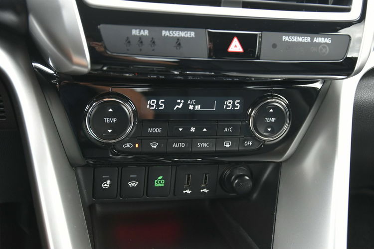 Mitsubishi Eclipse Cross AWD 1.5T MIVEC 163KM Automat 2018r. Instyle+ panorama Kamera360 Skóra zdjęcie 9