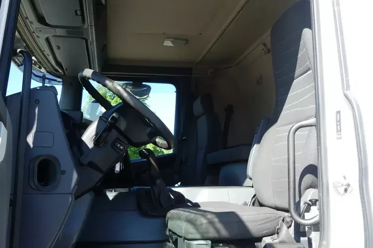 Scania P400 / 8x4 / WYWROTKA / HYDROBURTA / MANUAL / RETARDER / zdjęcie 23