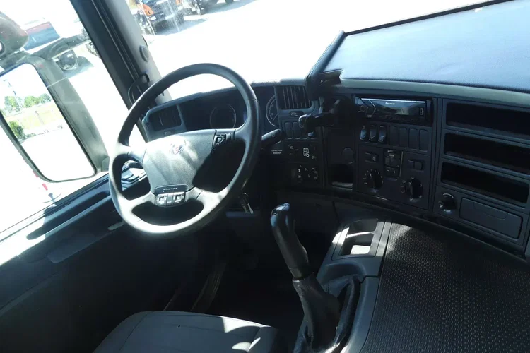Scania P400 / 8x4 / WYWROTKA / HYDROBURTA / MANUAL / RETARDER / zdjęcie 32