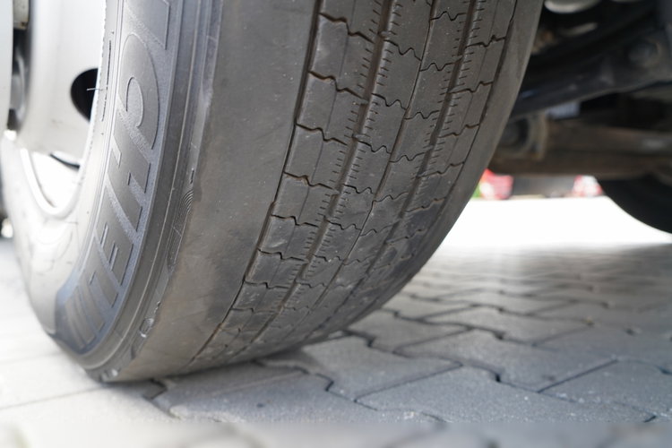 Renault T 430 / SOLÓWKA / FIRANKA - BURTOWA /  6X2 / OŚ PODNOSZONA / SKRĘTNA / DŁ: 9.4 M / MOCNA PODŁOGA / WINDA DHOLLANDIA  / PO KONTRAKCIE SERWISOWYM zdjęcie 28