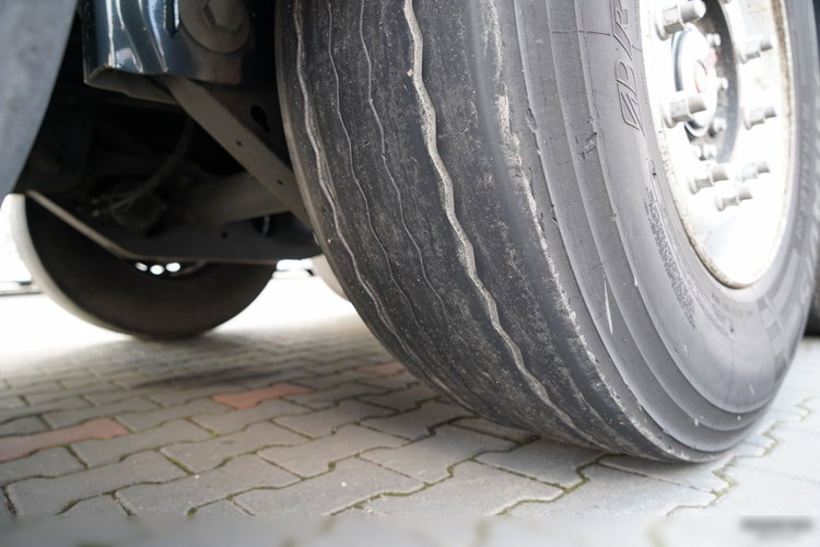 Fruehauf / KONTENER / KOFFER /  DOPPLESTOCK / OSIE SAF / 2 OSIE  PODNOSZONE / ROLETA / MOCNA PODŁOGA: SZYNA DESKA zdjęcie 17