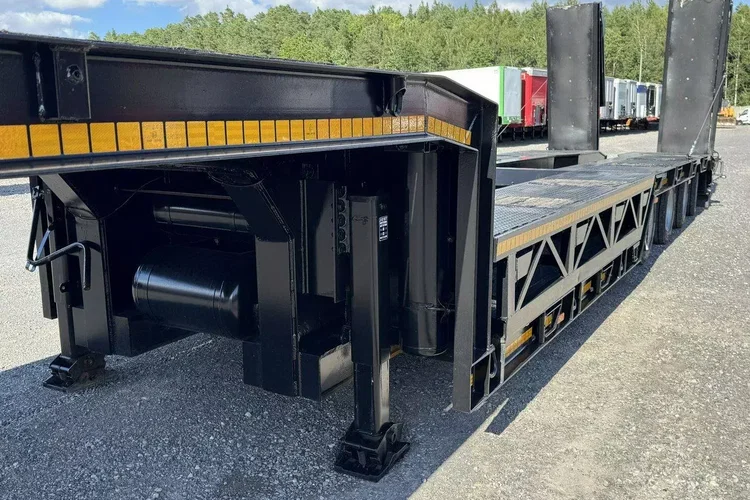 BODEX 4 osiowa NN4J Niskopodwoziówka Niskopodwozie zdjęcie 12