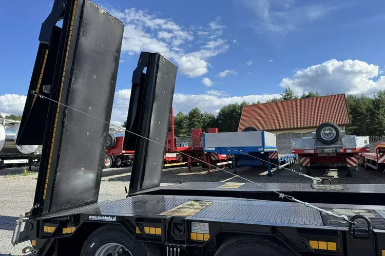 BODEX 4 osiowa NN4J Niskopodwoziówka Niskopodwozie zdjęcie 9