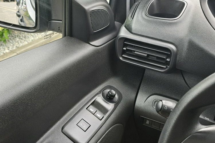 Peugeot Partner 1.5 BlueHDi / Salon PL I-właściciel / 2x drzwi boczne zdjęcie 9