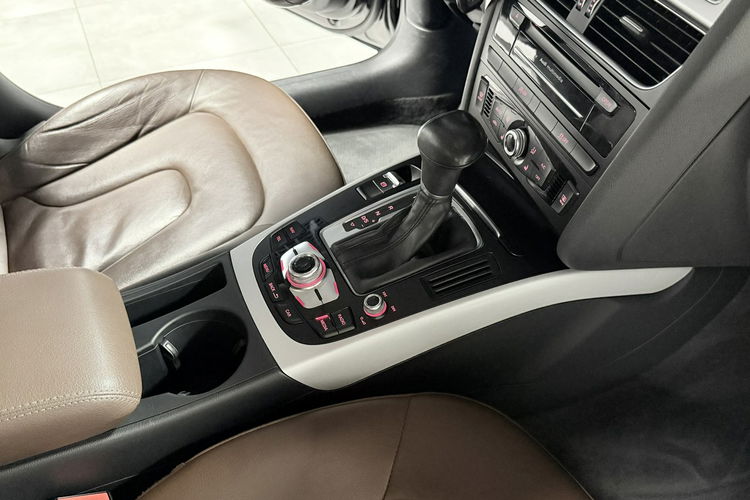 Audi A5 2.0TDI150KM DSG SPORTLINE Bi-Xenon Navi MMI+ HAK 20CAL LED zdjęcie 17