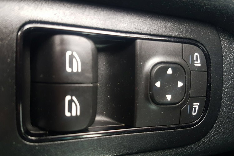 Mercedes Sprinter MAXI CHŁODNIA AGREGAT 2 KOMORY GRZANIE KLIMA IZOTERMA BLASZAK zdjęcie 9