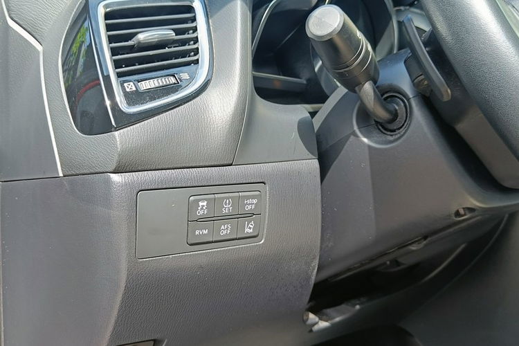 Mazda 3 2.0 Sports-Line, automat, skóra, ksenony, nawigacja, kamera, bezwypadkowy zdjęcie 16