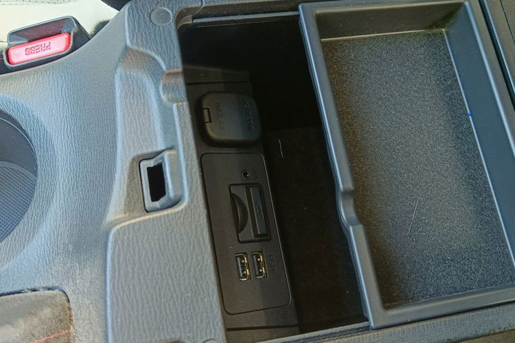 Mazda 3 2.0 Sports-Line, automat, skóra, ksenony, nawigacja, kamera, bezwypadkowy zdjęcie 20