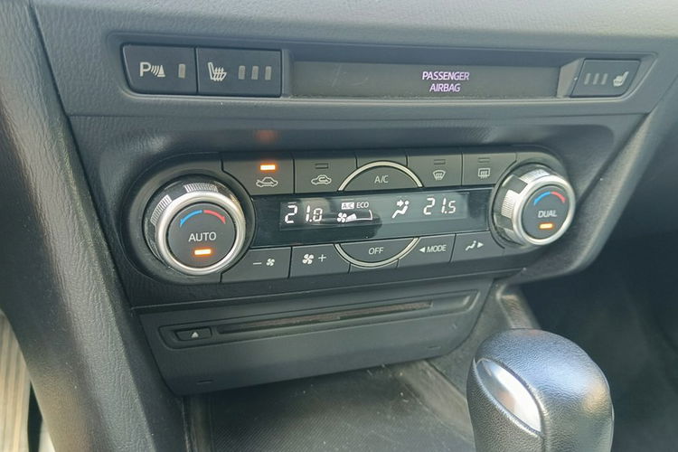 Mazda 3 2.0 Sports-Line, automat, skóra, ksenony, nawigacja, kamera, bezwypadkowy zdjęcie 30