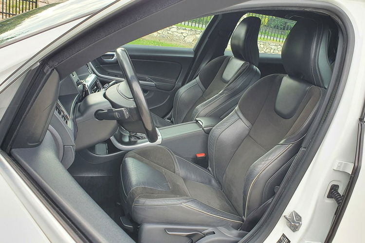 Volvo V60 2.0 D4 190KM # rDesign # Automat # NAVI # BiXenon # Skóra # Alkantara zdjęcie 6