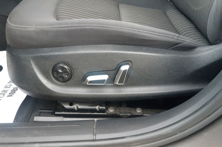 A4 Audi A4 2.0 TFSI E85 Ambiente zdjęcie 9