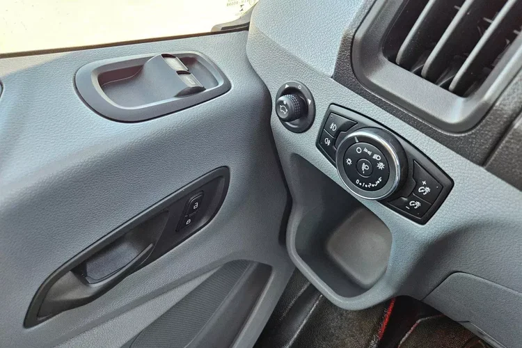 Ford transit L3H2 54999zł NETTO 2.0TdCi/170KM zdjęcie 18