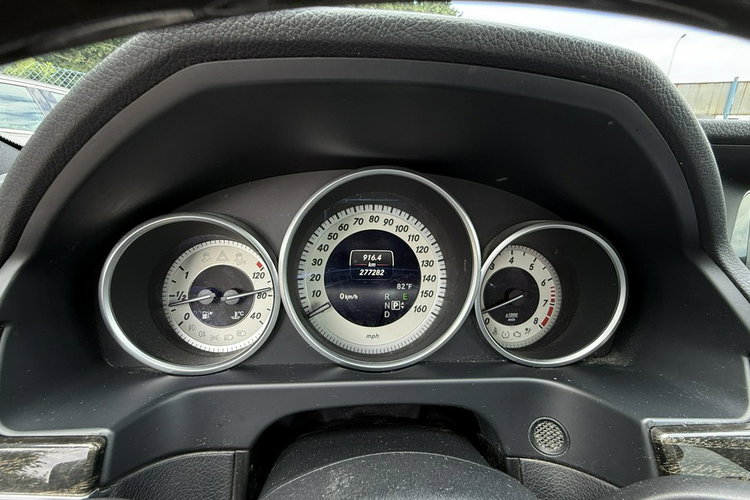 Mercedes E 350 3.5v6 Benz.7 osobowy max wersja wyposażenia śliczny zadbany 1.r.gwaran zdjęcie 14