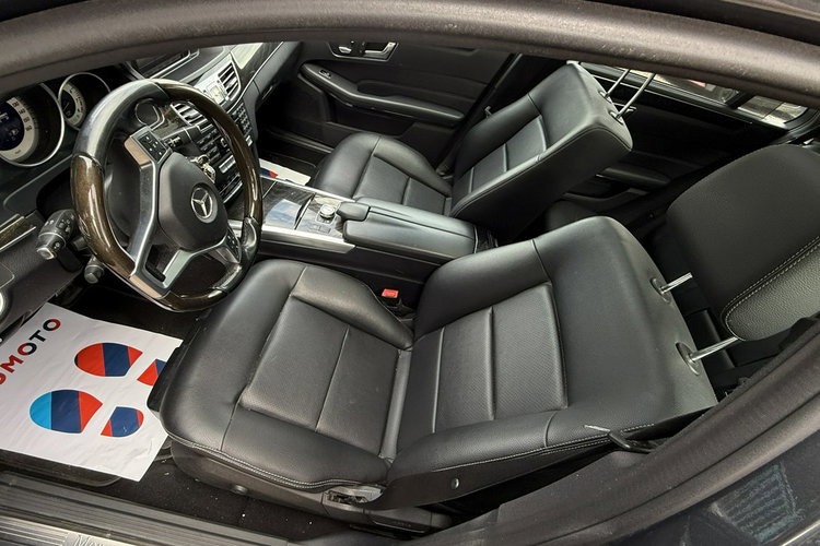 Mercedes E 350 3.5v6 Benz.7 osobowy max wersja wyposażenia śliczny zadbany 1.r.gwaran zdjęcie 15
