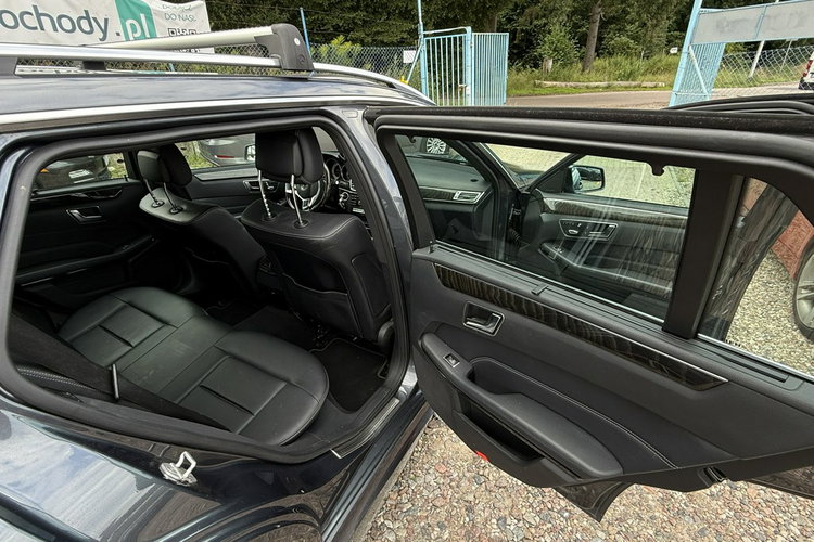 Mercedes E 350 3.5v6 Benz.7 osobowy max wersja wyposażenia śliczny zadbany 1.r.gwaran zdjęcie 9